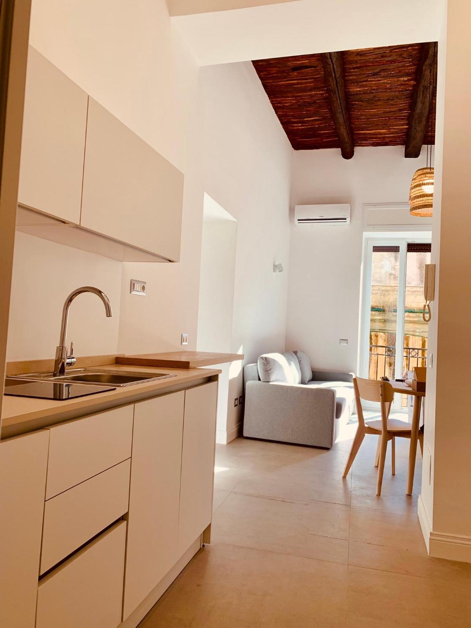 Fafa Apartment City Center Napels Buitenkant foto