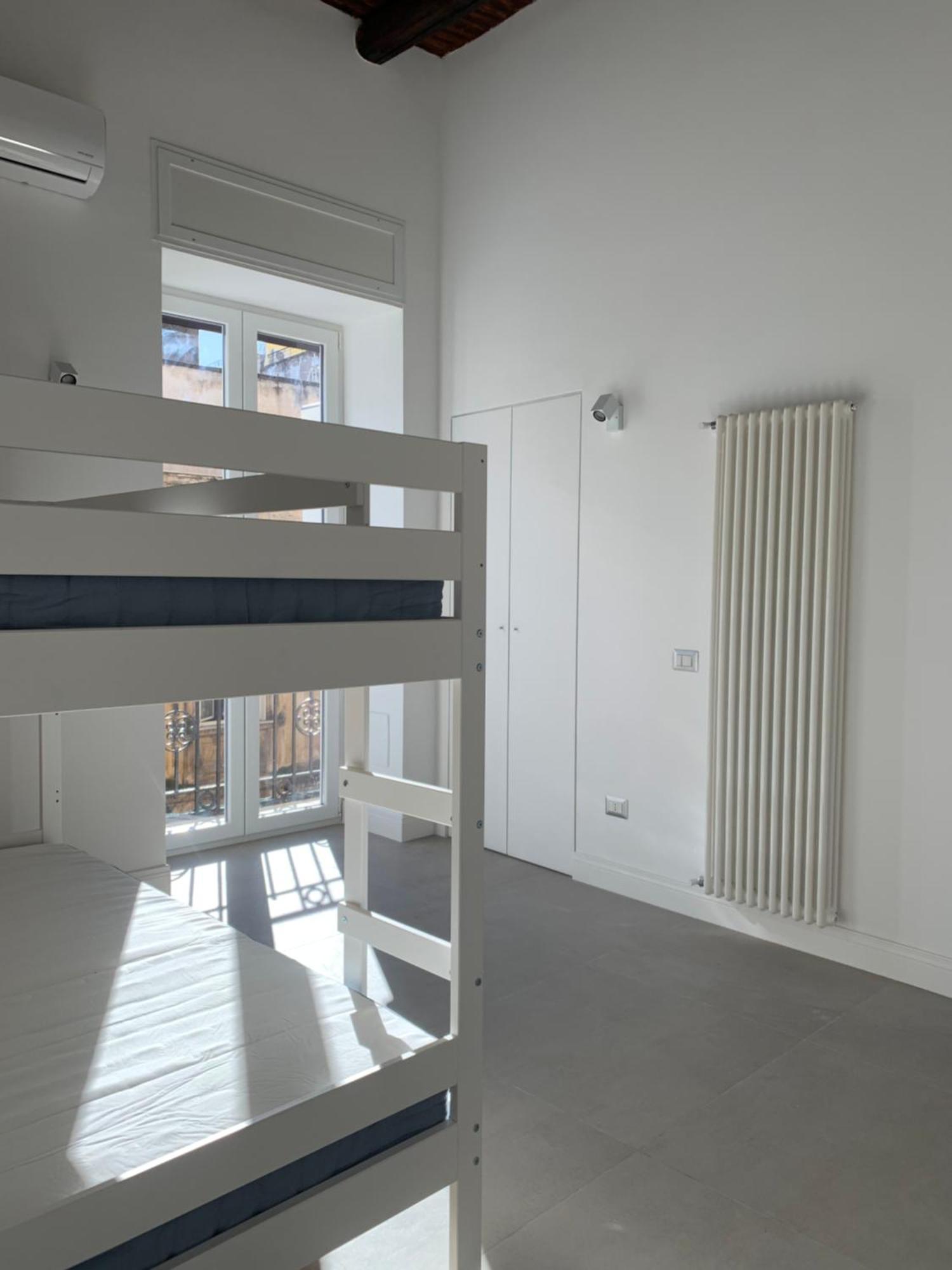 Fafa Apartment City Center Napels Buitenkant foto